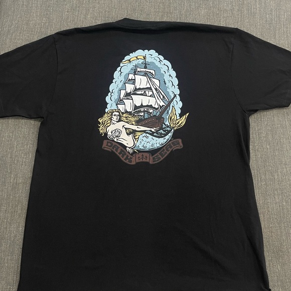 Dark Seas Men's T-Shirt Deep Dreams Ship Black Size Large New - Picture 1 of 5